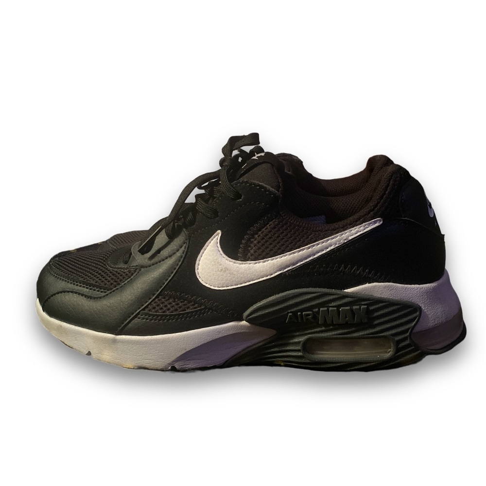 Nike Air Max Excee Black/White/Grey Women's Sneaker Like New Condition size 9